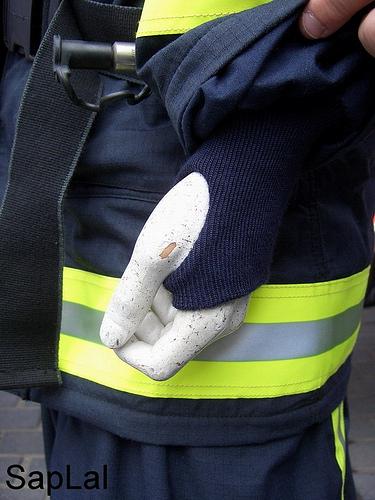 Sapeurs Pompiers - Les tenues (3) Détail nouvelle tenue de feu sapeur pompier