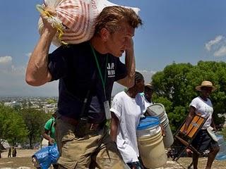 Sean Penn, un humanitaire pas trop incognito