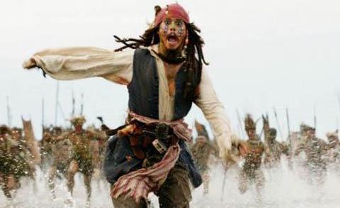 Pirates des Caraîbes ... Johnny Depp décidémment fan de son rôle