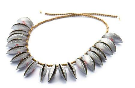 Une rivière de capsules collier_capsule_1