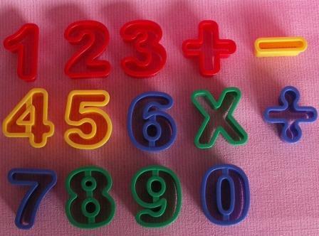 Ou puis-je trouver des emportes-pièces en forme de chiffres? 26068_emporte_piece_chiffres_web