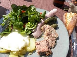 White... Et écrevisse. White... Et écrevisse.