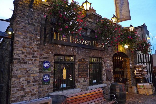 Les 10 meilleurs pubs irlandais de Dublin Dublin-Brazen-Head