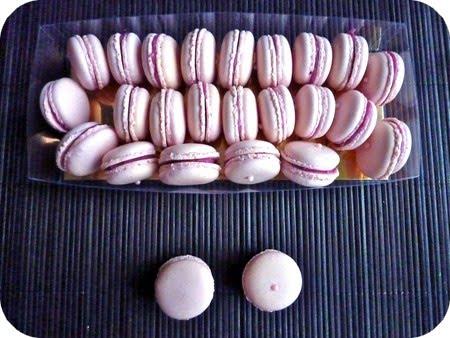Un amour de macarons à la rose et aux framboises.. Un amour de macarons à la rose et aux framboises..