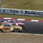 Autopolis-Tsutomi Kuniaki Takahashi (JZX100) à la poursuite de la S15 HPI Racing de Mizuhata.