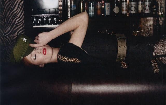 ✄ Vogue Paris Mai 2010 : Vanessa Paradis par Karl Lagerfeld  ✄