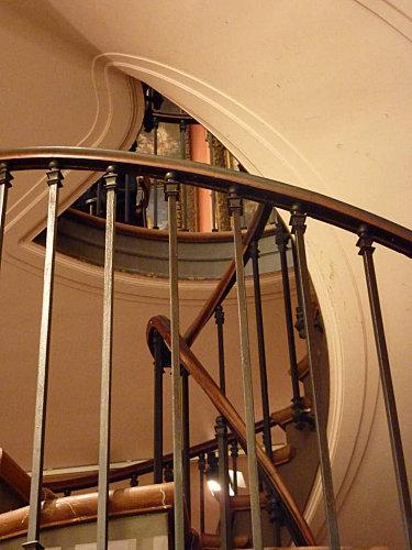 escalier-atelier-artiste-Gustave-Moreau.JPG