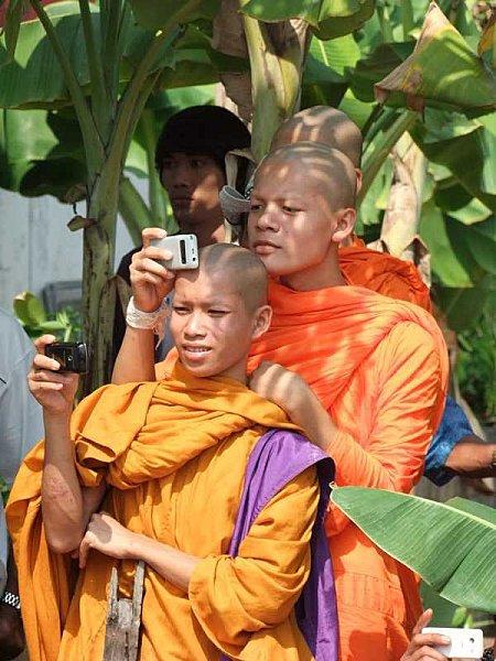 28 avril: « Ban That World Rocket Festival » Visages de fête. DSCF4385