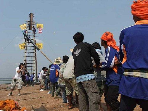 29 avril: « Ban That World Rocket Festival » La fête des fusées. DSCF4442