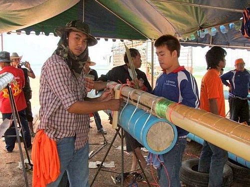 29 avril: « Ban That World Rocket Festival » La fête des fusées. DSCF4265