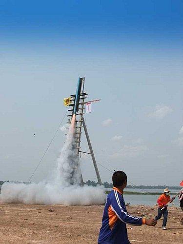 29 avril: « Ban That World Rocket Festival » La fête des fusées. DSCF4401