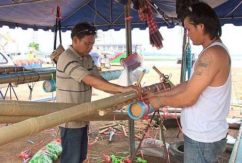 29 avril: « Ban That World Rocket Festival » La fête des fusées. DSCF4282