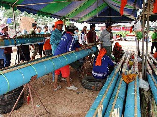 29 avril: « Ban That World Rocket Festival » La fête des fusées. DSCF4283