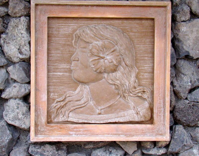 A Tahiti, heureusement qu’il y a des jardins ! toilettes-vahine.1270638822.jpg