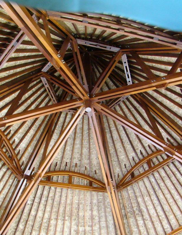 A Tahiti, heureusement qu’il y a des jardins ! charpente-de-fare.1270638749.jpg