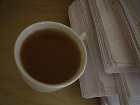 La première gorgée de bière… pardon, de thé (anglais). La première gorgée de bière… pardon, de thé (anglais).