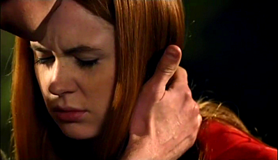 5X05 Flesh And Stone vlcsnap-2010-05-02-16h58m19s142.png