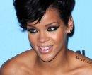 Scoop : Rihanna achète un sex toys (vidéo)
