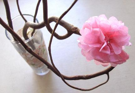 tissue_flowers_zakka_life_table_centerpieces