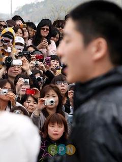 Les images du départ de Lee Jun-Ki pour le service militaire Image