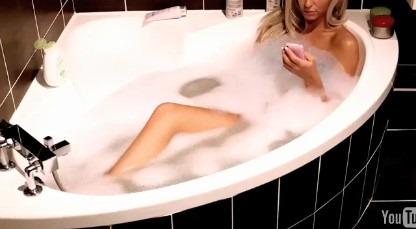 hot_teen_bath