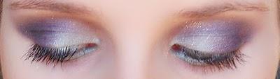Maquillage du nouvel an: indigo et vert d'eau Maquillage du nouvel an: indigo et vert d'eau