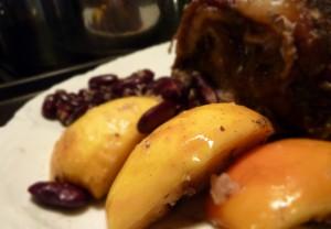 rôti-de-porc-02 Rôti de porc aux pommes, aux haricots rouge et au vin rouge