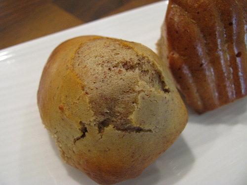 Madeleines à la purée d'amande complète et fève tonka Petites-douceurs-4266.JPG
