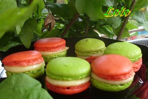 En rouge et Vert.... Petites douceurs macarons.jpg