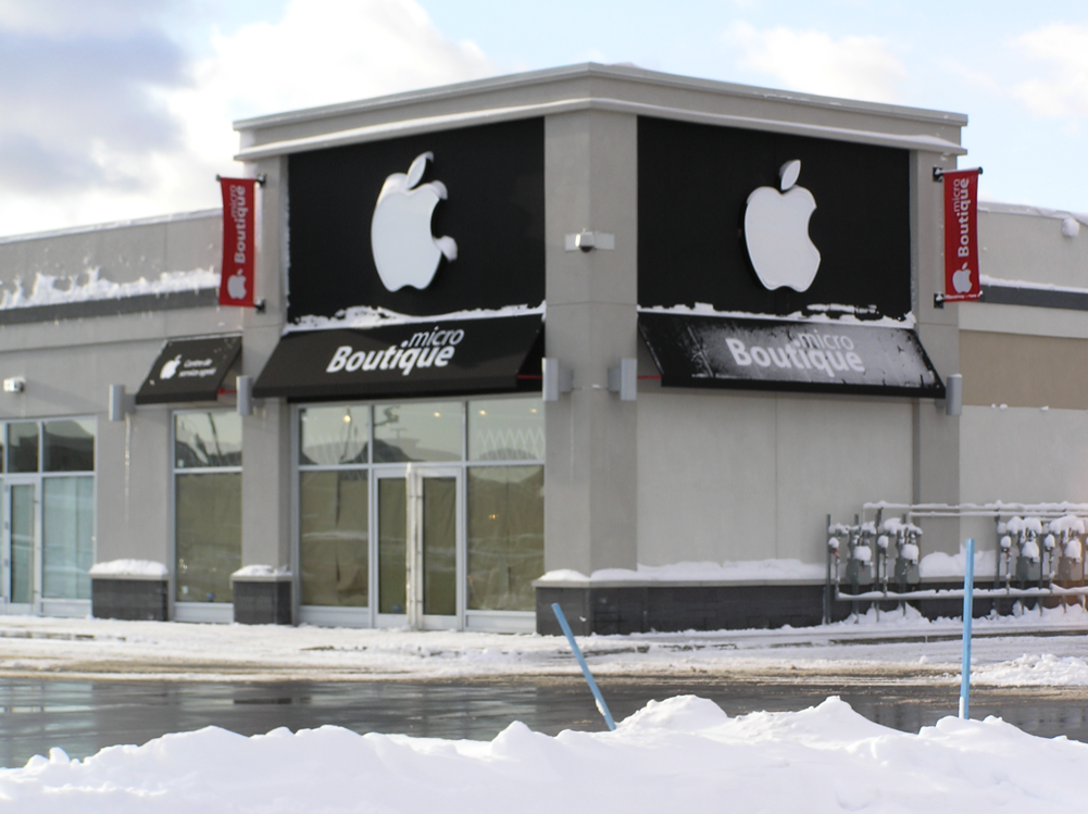 Boutique Apple à Brossard au Quartier Dix30