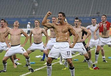 http://cdmfifa.free.fr/2010/2010-nouvelle-zelande_haka.jpg