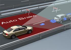 Volvo-Collision-Warning-Auto-Brake-b.jpg
