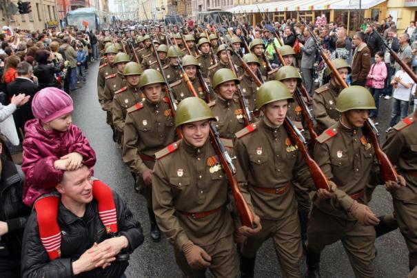 Russie : Branle bas de combat ! 9 mai 45 russie