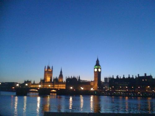 london Christmas 2009 vue Westminsterbig ben.jpg