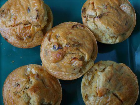 Tout un tajine dans un muffin ! (poulet, carottes, oignons, raisins, Ras el Hanout...) 011