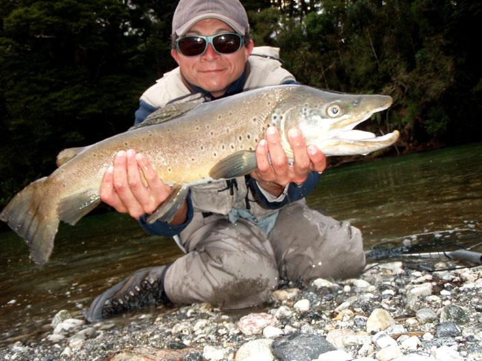 P7260066 VILMO IN NZ – FIORDLAND