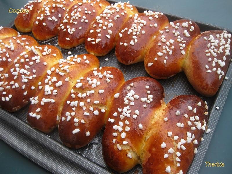 Pour la St Honoré ... http://lh5.ggpht.com/_R_hDG-ur51A/S-3TprbJLQI/AAAAAAAAKKo/i4nVJs2iN4I/s800/IMG_2381.JPG