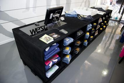 WeSC pose ses valises à Bordeaux DSC_3527