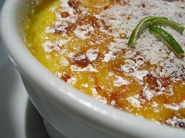 Crème Brûlée au Citron Vert, Coco & Cardamome