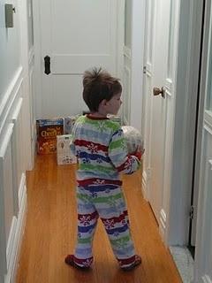 Jouer aux quilles avec des boîtes de céréales! Jouer aux quilles avec des boîtes de céréales!