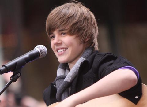 Justin Bieber ... n°1 du top singles en France Justin Bieber ... n°1 du top singles en France