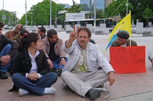 Kurdes d’Iran, Kurdes de Turquie même combat! 28682_427352261795_236413916795_5599353_1553716_n.jpg