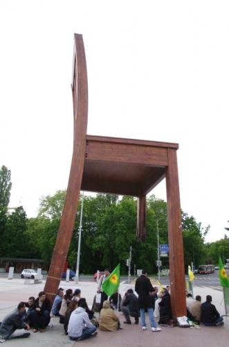 Kurdes d’Iran, Kurdes de Turquie même combat! 28682_427352251795_236413916795_5599352_7533712_n.jpg