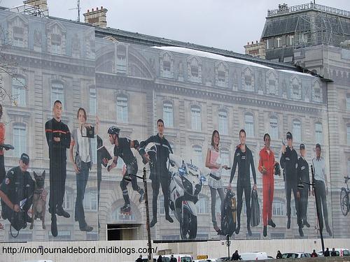 La Préfecture de Police affiche ses visages et métiers 1 bâche Préfecture de Police 1