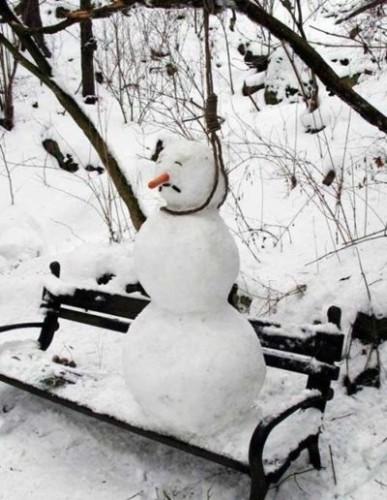 5701_2851_suicidal-snowman.jpg