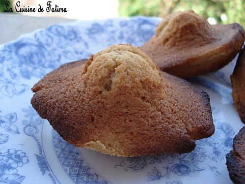 Madeleines à la pâte de spéculoos DSC06613.JPG