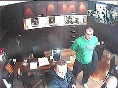 Hold-up dans une bijouterie: photo des malfrats Hold-up dans une bijouterie: photo des malfrats