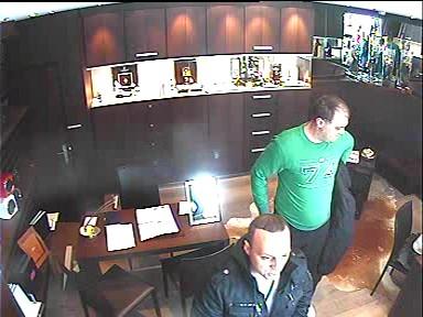 Hold-up dans une bijouterie: photo des malfrats voleurs-bijouterie-crans-montana