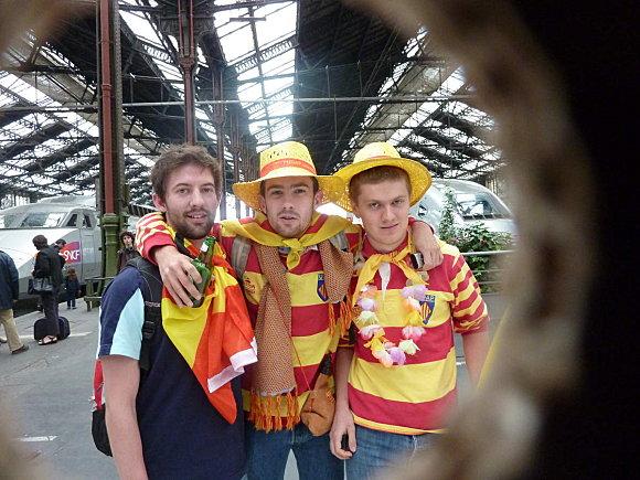 Un samedi Gare de Lyon - 1 Les-potes-supporters-de-Perpignan.JPG