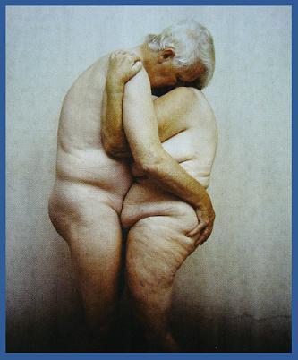 Amoureux du dernier âge Corps lassés, corps enlacés.